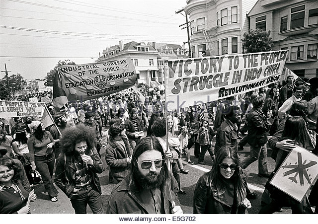 marching-down-ashbury-st-in-san-francisco-demonstators-protest-the-e5g702