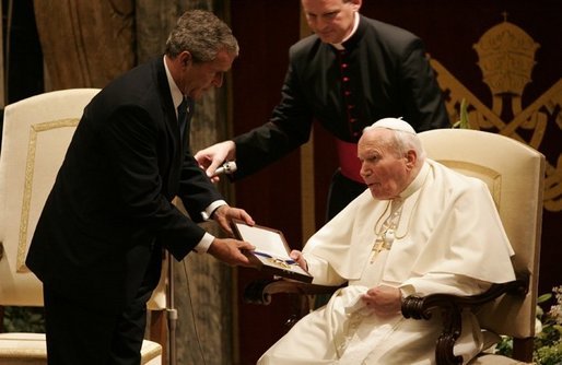 John_Paul_II_George_W._Bush_Medal_of_Freedom_2004